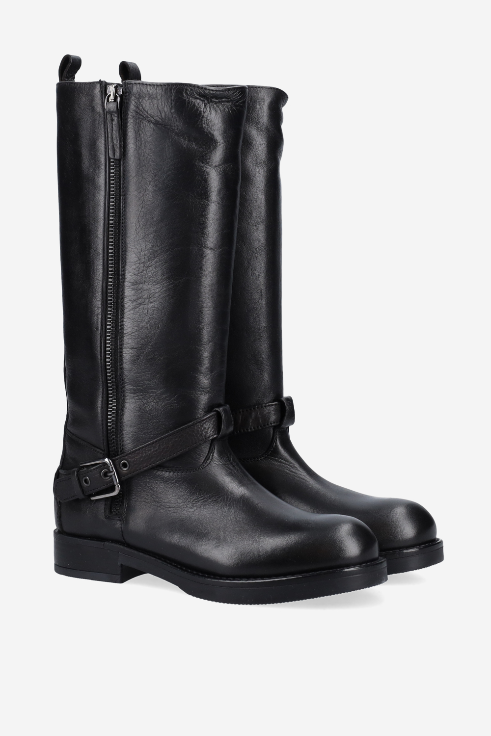 Zipped leather boots