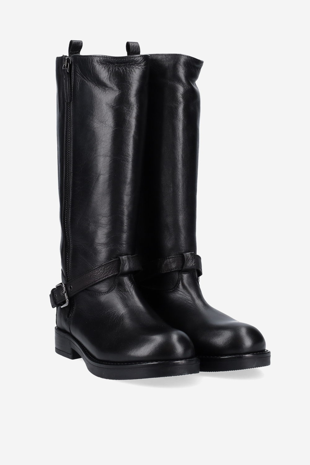 Zipped leather boots