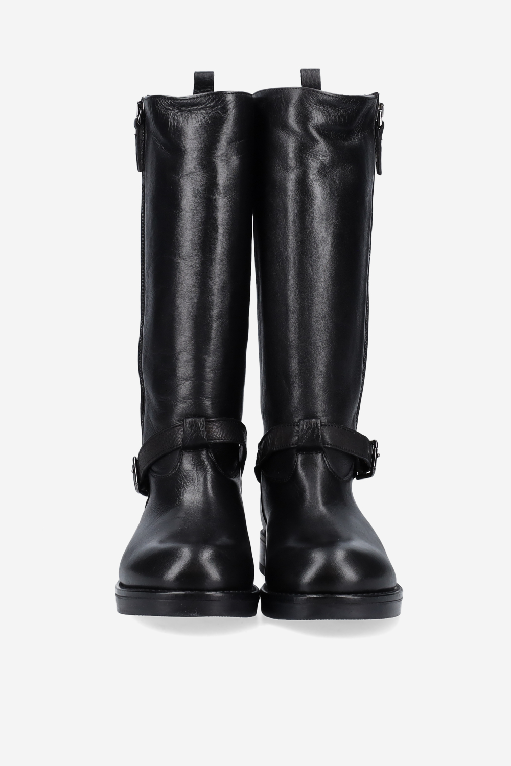 Zipped leather boots