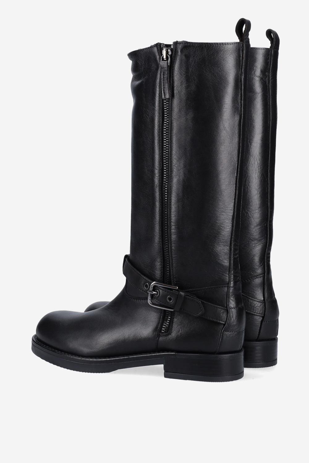 Zipped leather boots