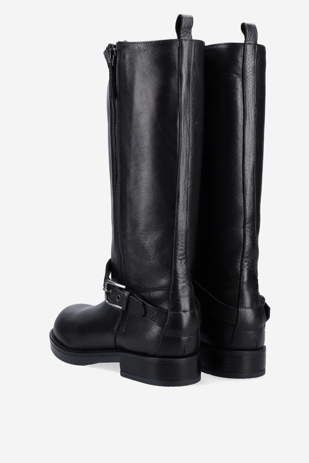 Zipped leather boots