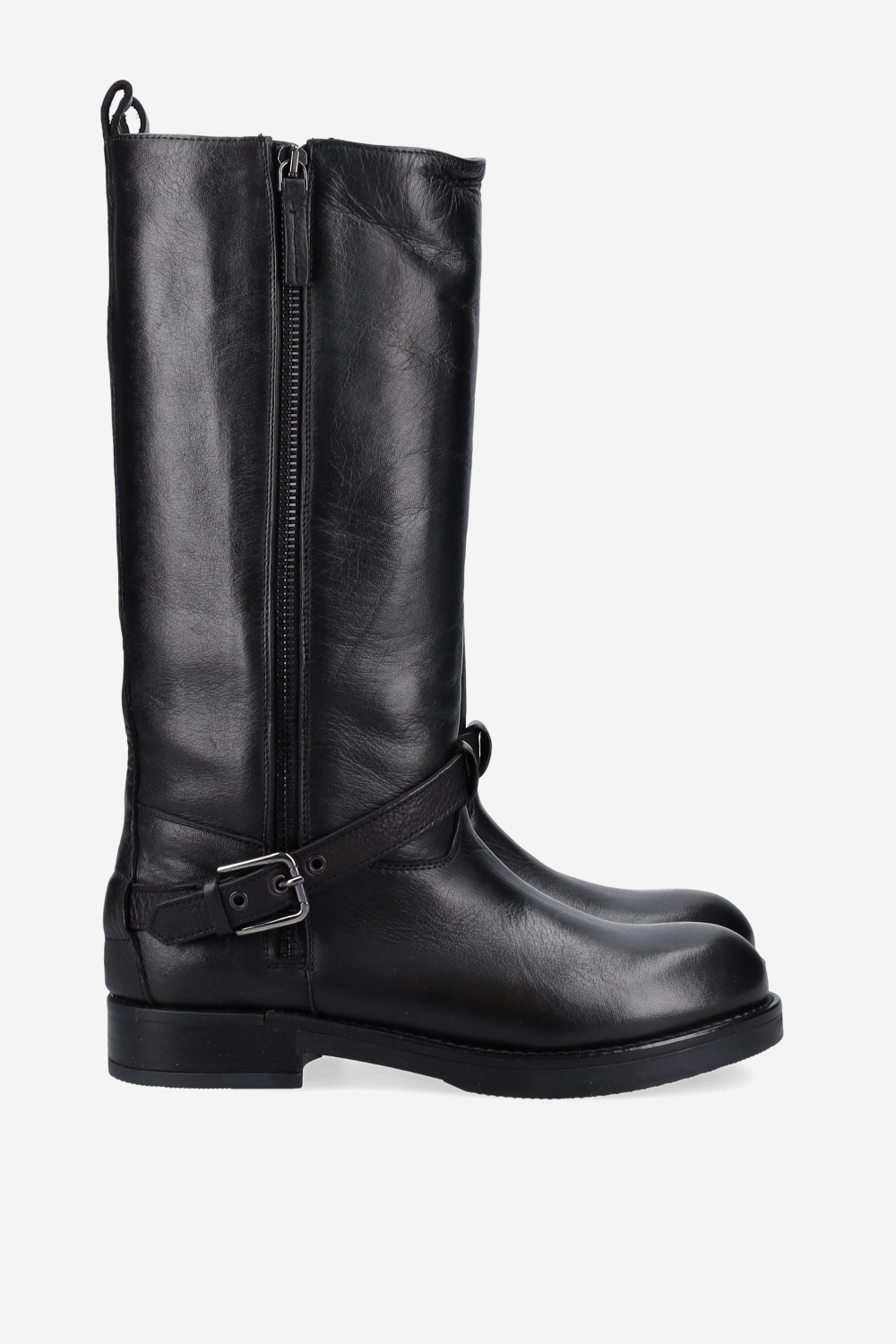 Zipped leather boots