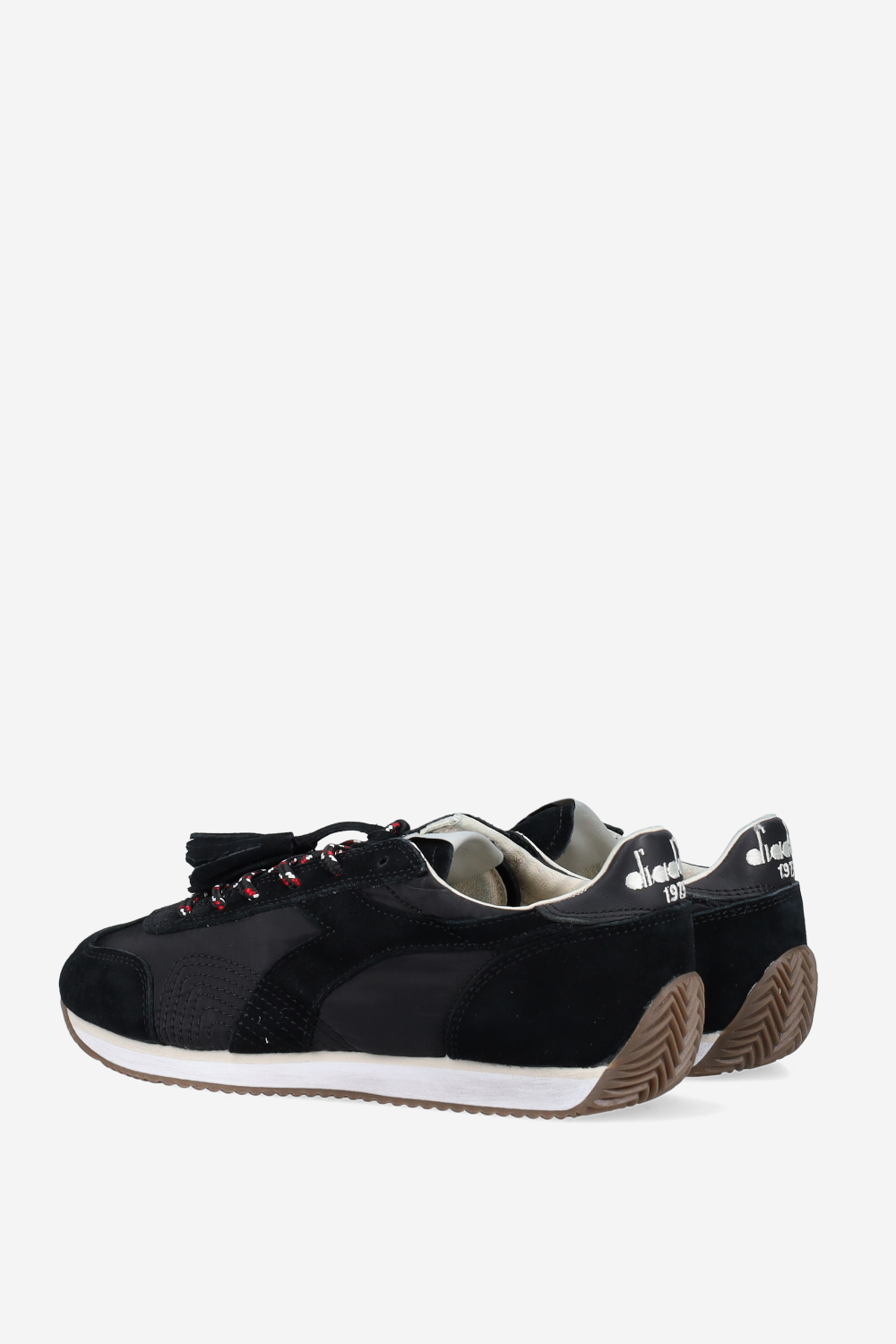 Equipe used suede sneakers