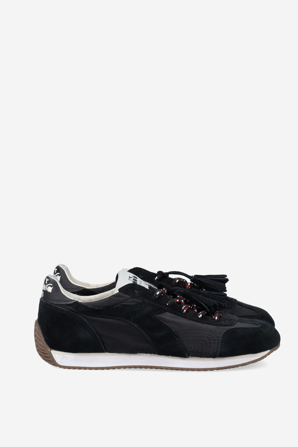 Equipe used suede sneakers