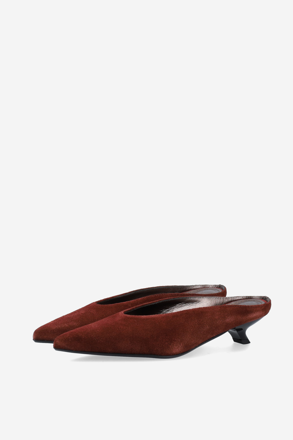 Ordinary suede mules