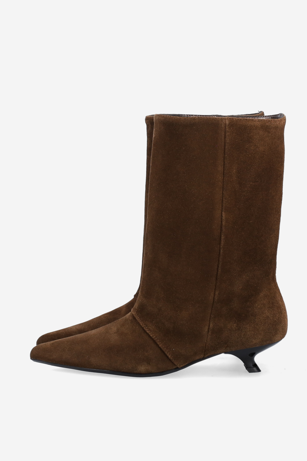 Unforgettable suede ankle boots