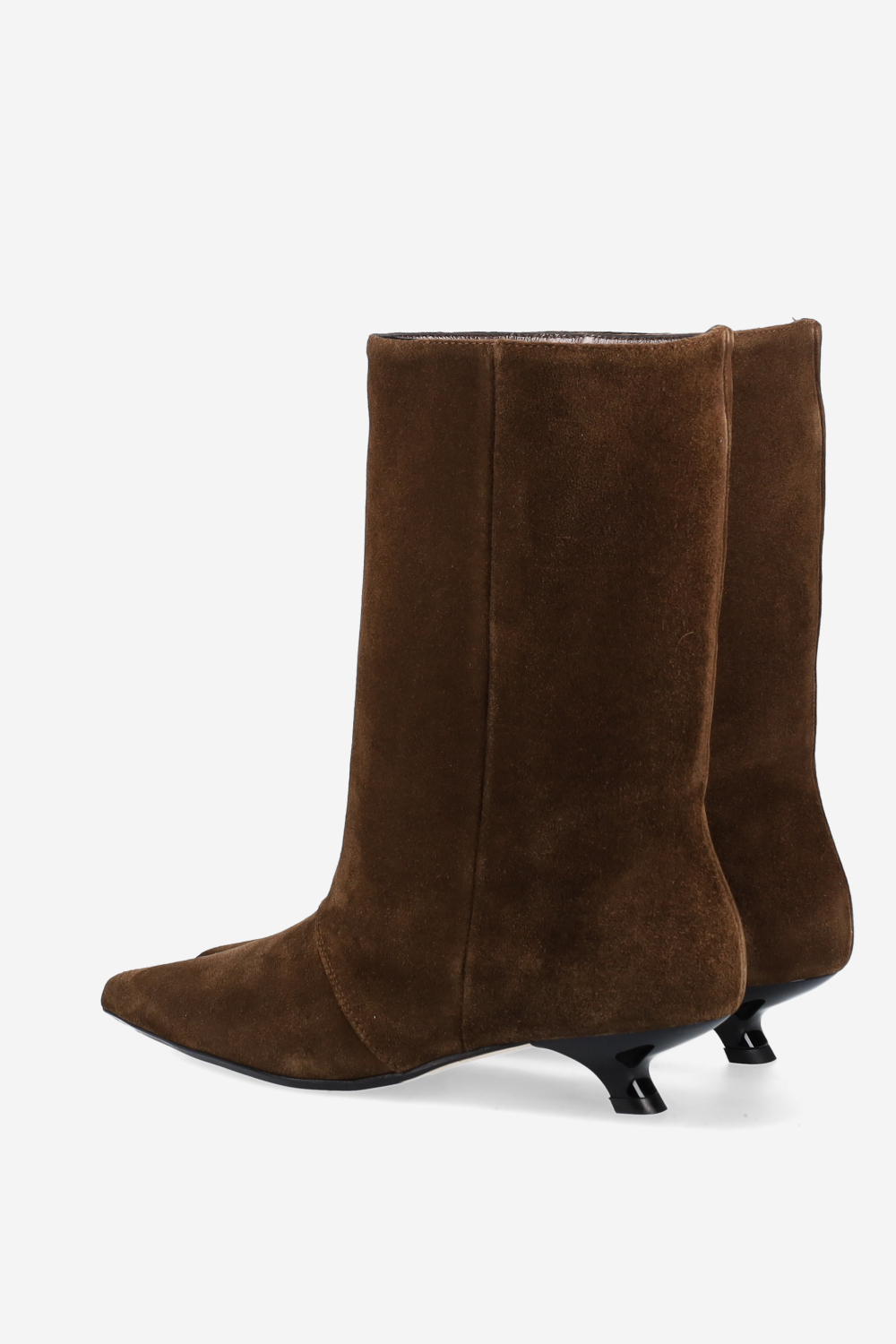 Unforgettable suede ankle boots