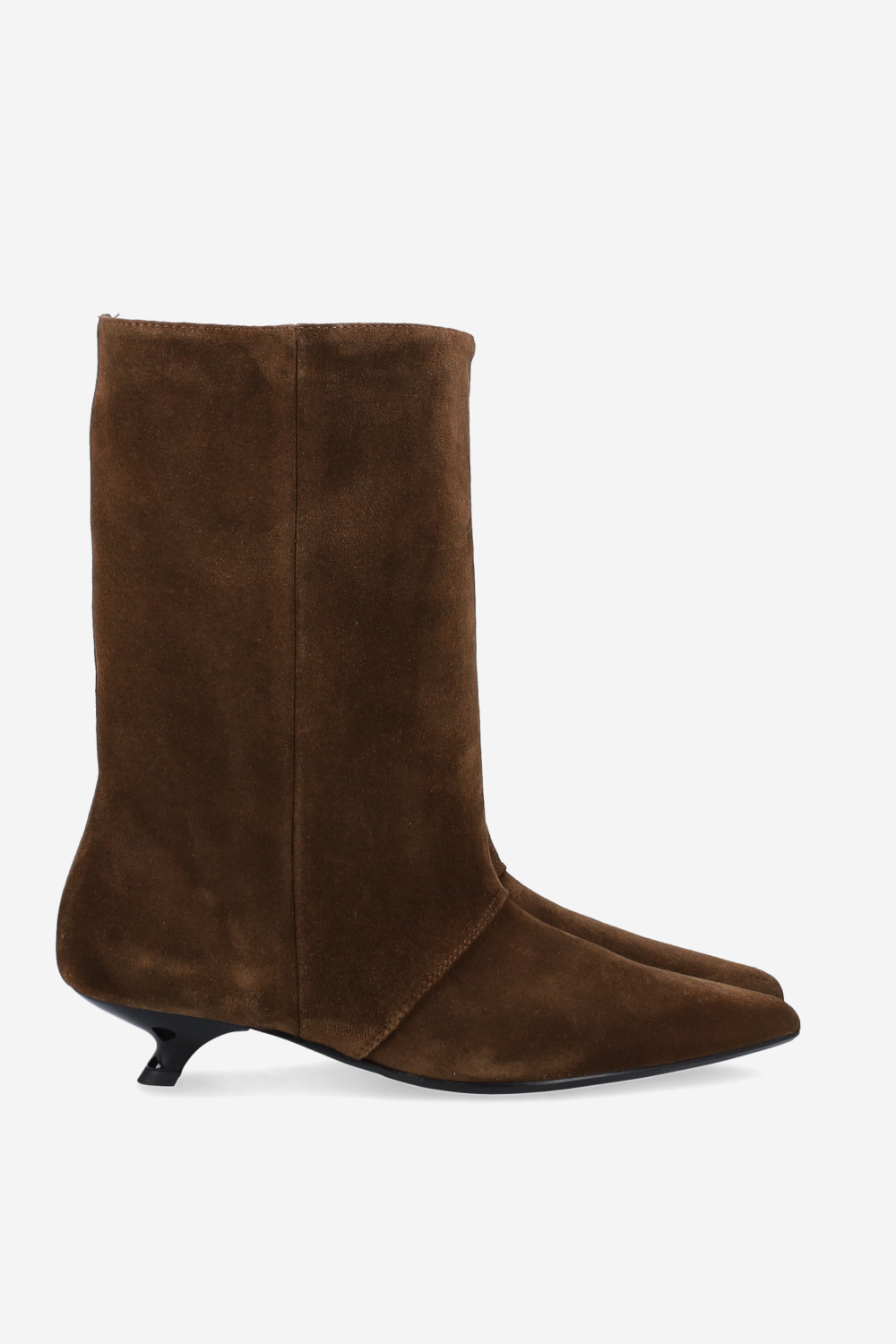 Unforgettable suede ankle boots