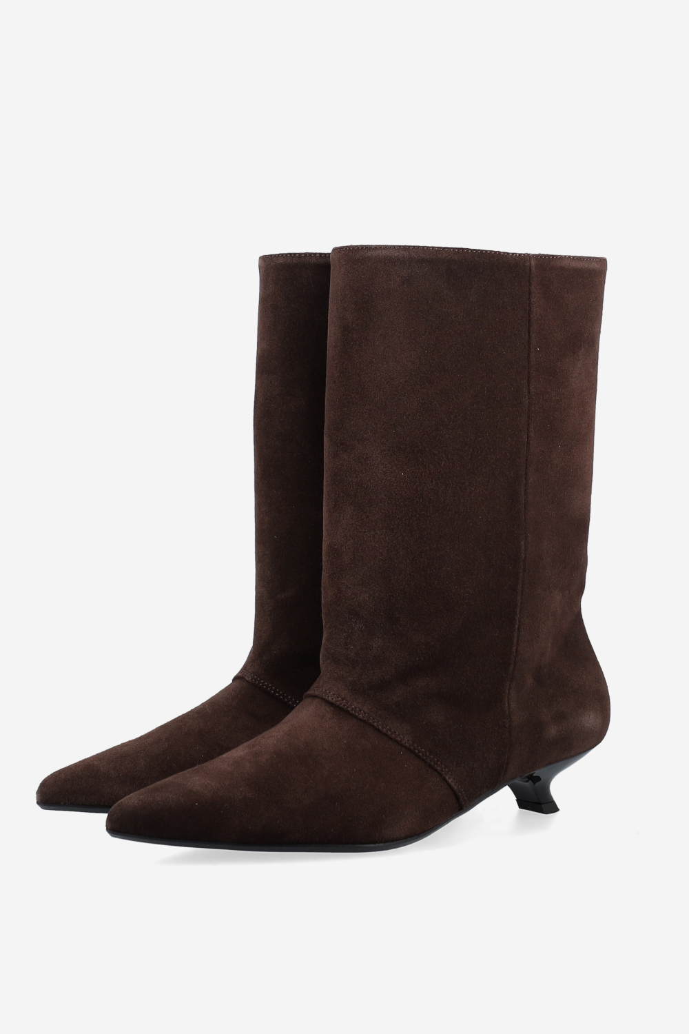 Unforgettable suede ankle boots