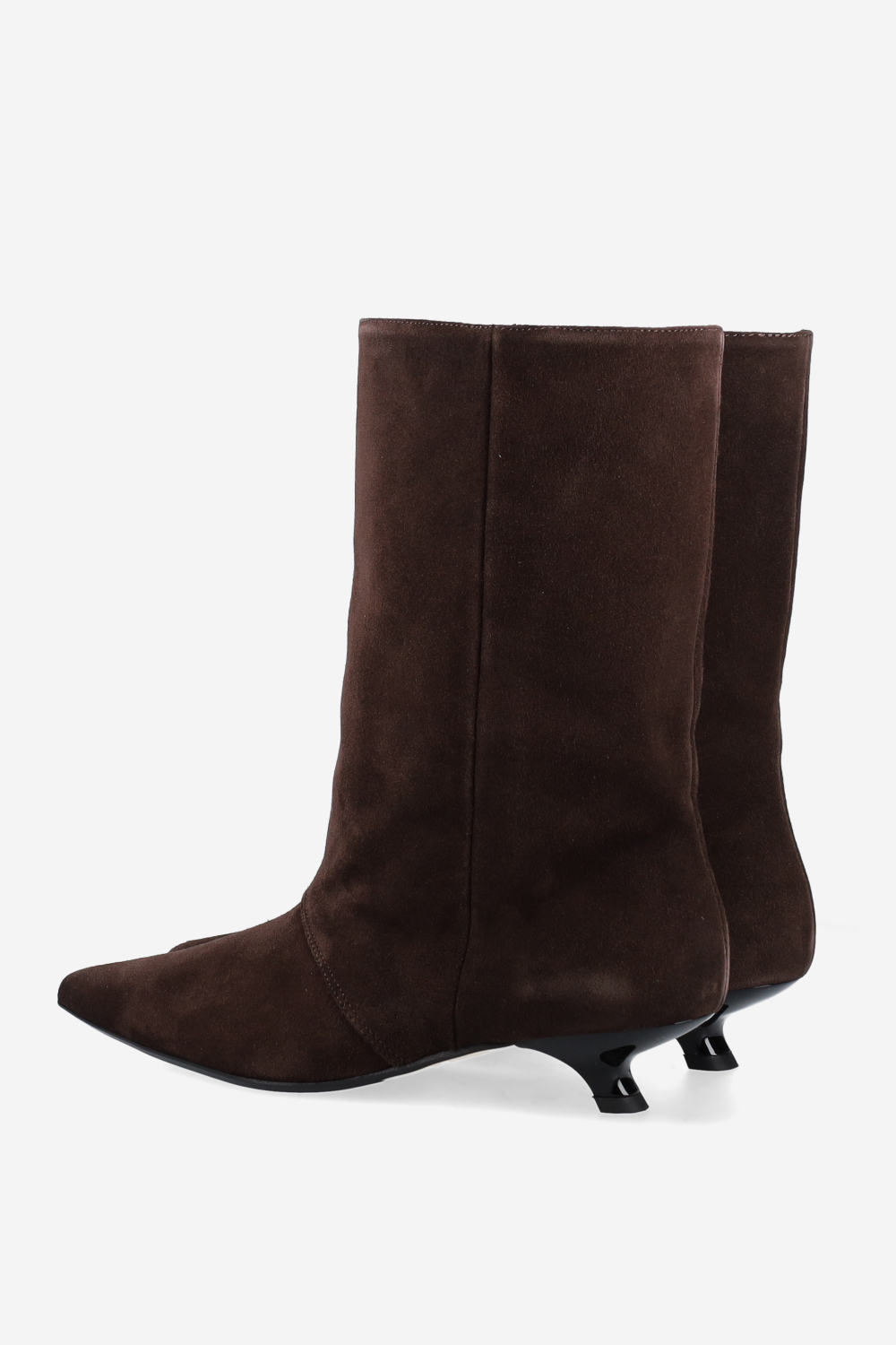 Unforgettable suede ankle boots