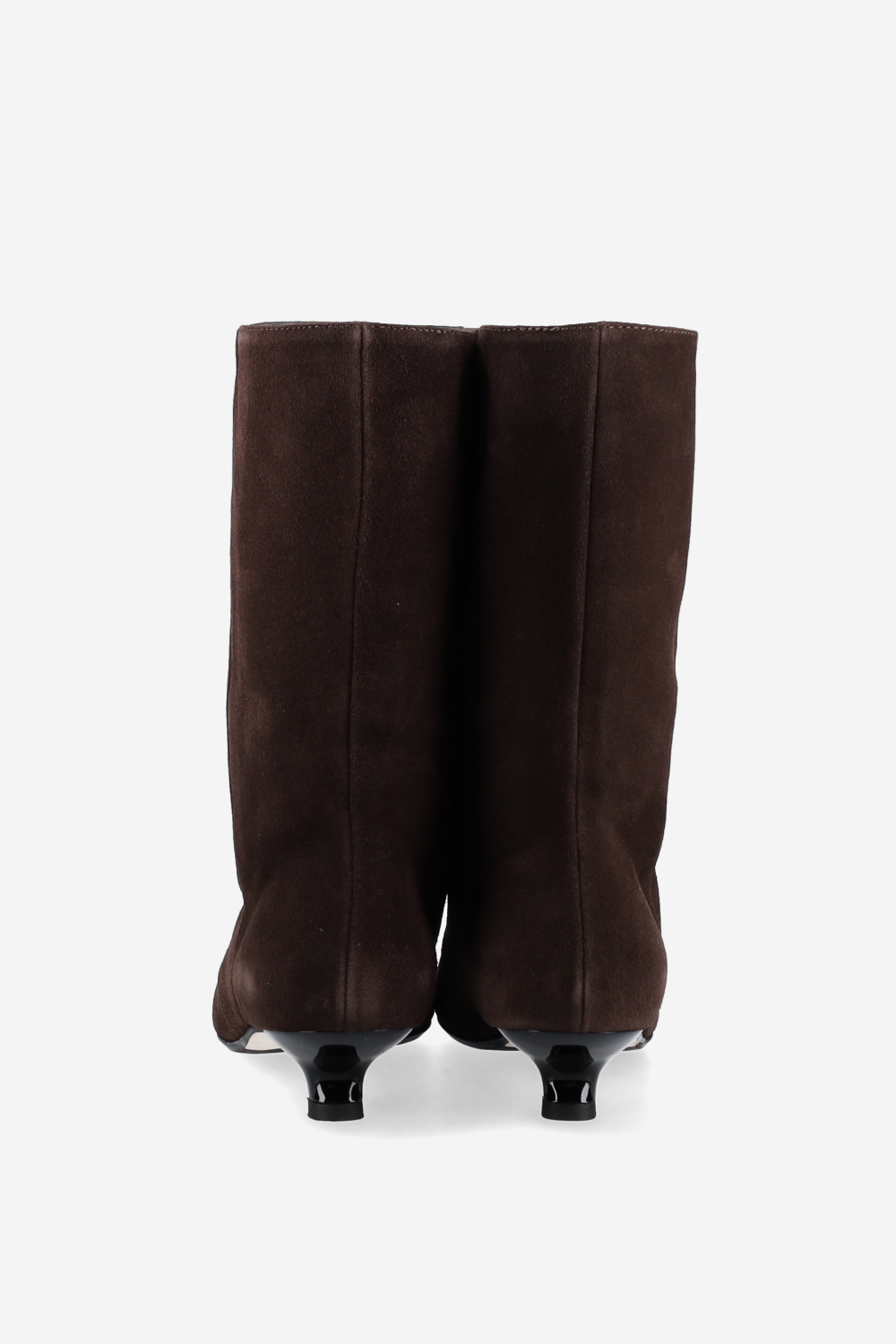 Unforgettable suede ankle boots