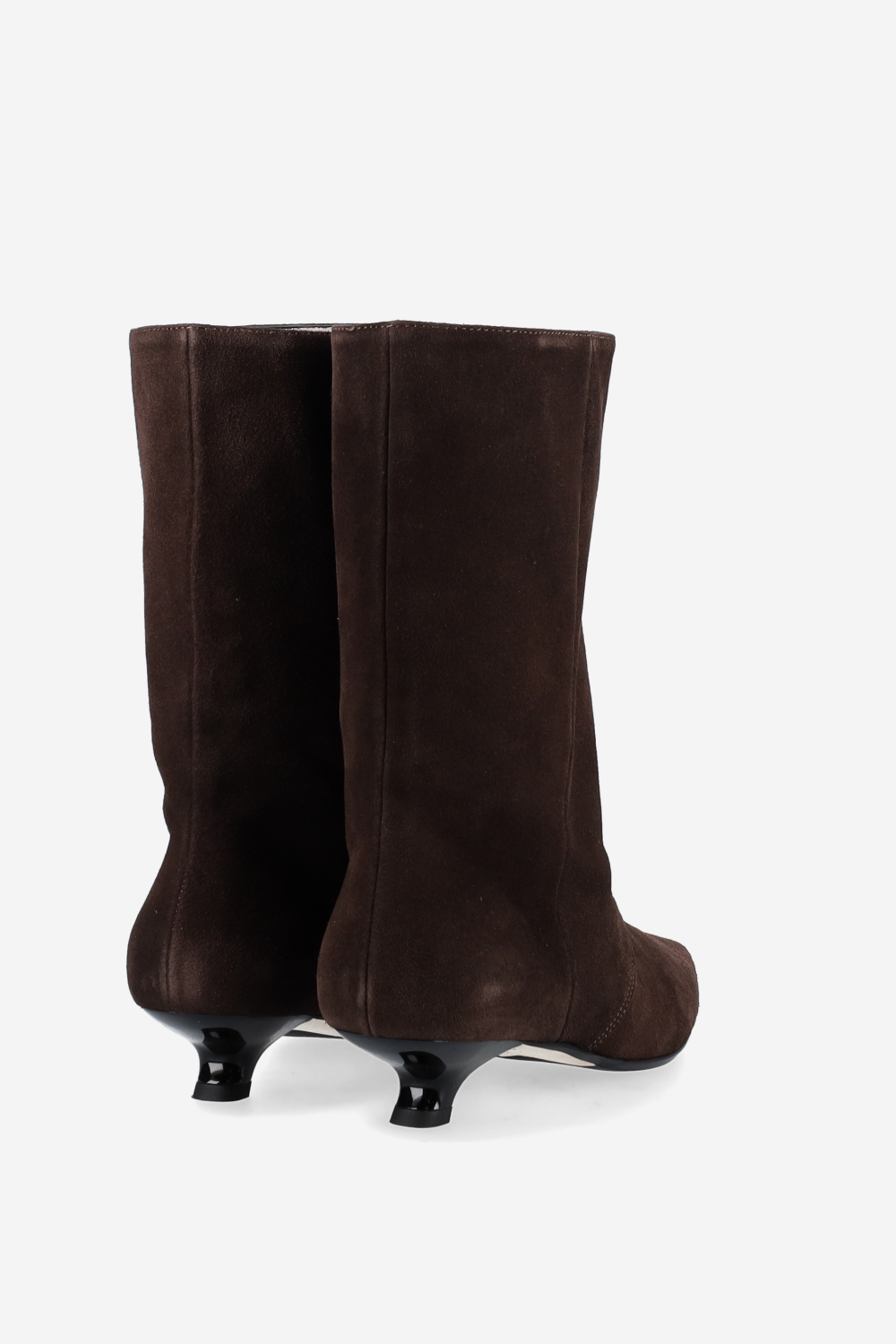 Unforgettable suede ankle boots