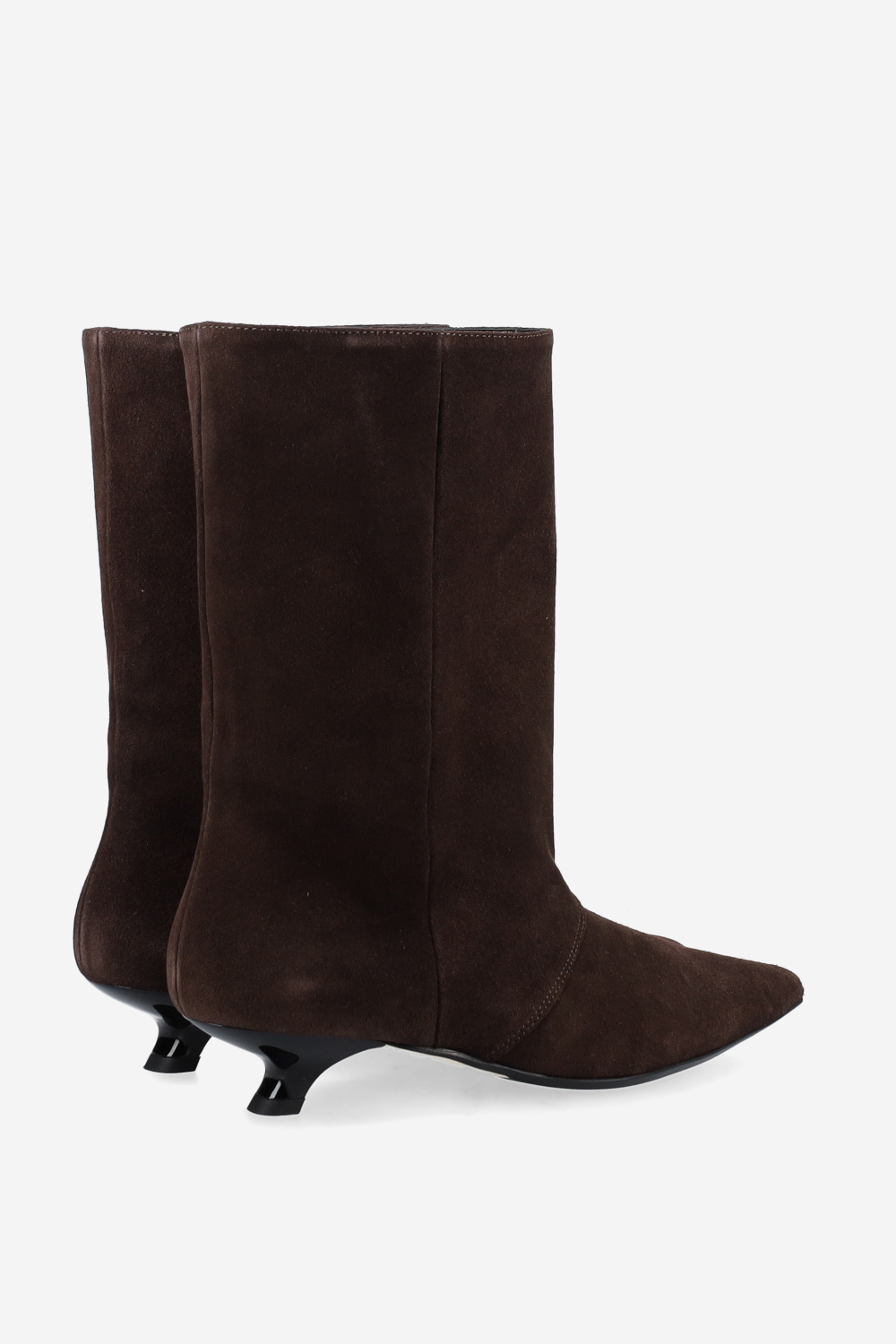 Unforgettable suede ankle boots