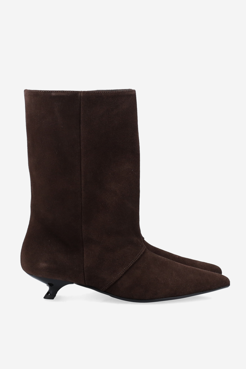 Unforgettable suede ankle boots