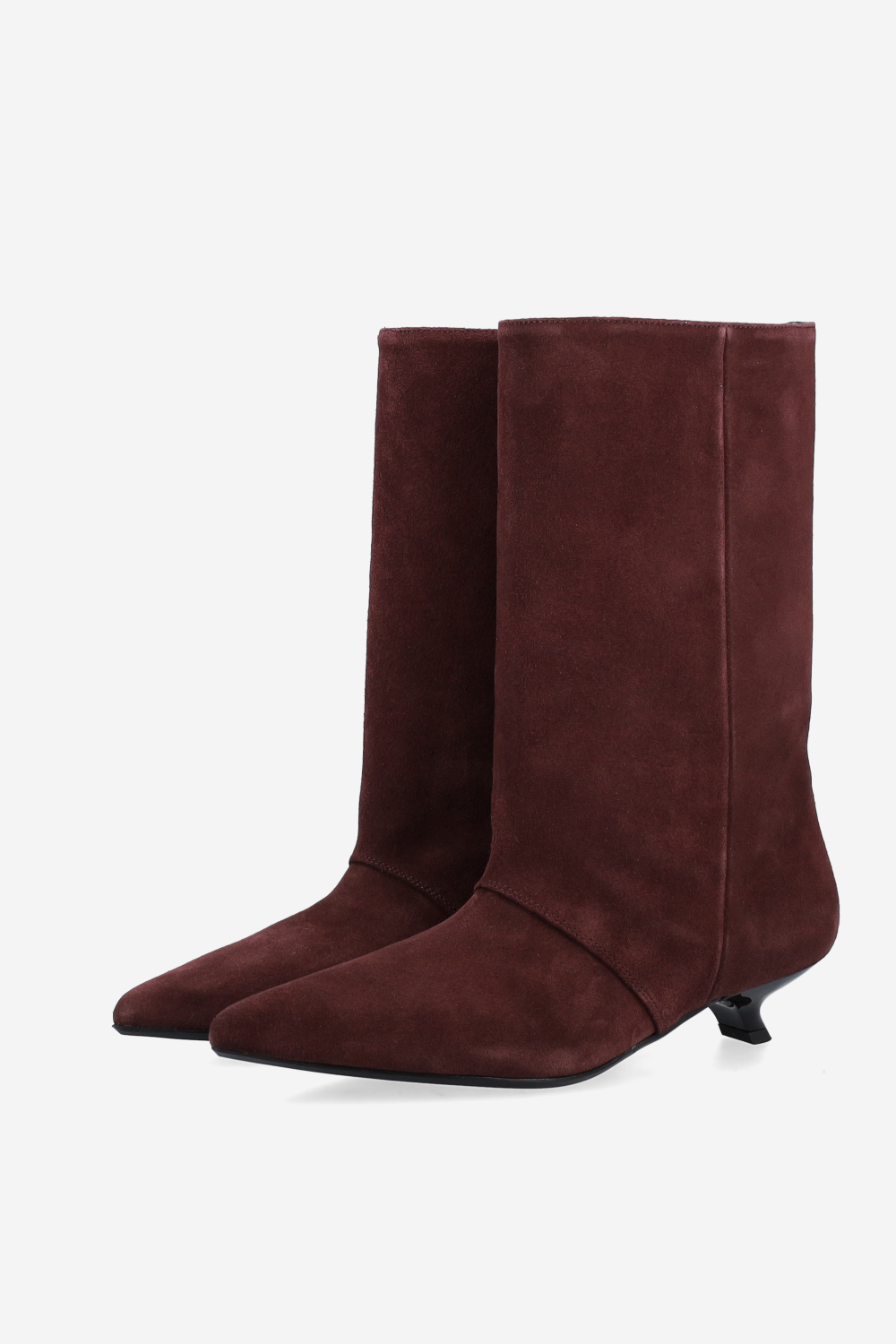 Unforgettable suede ankle boots
