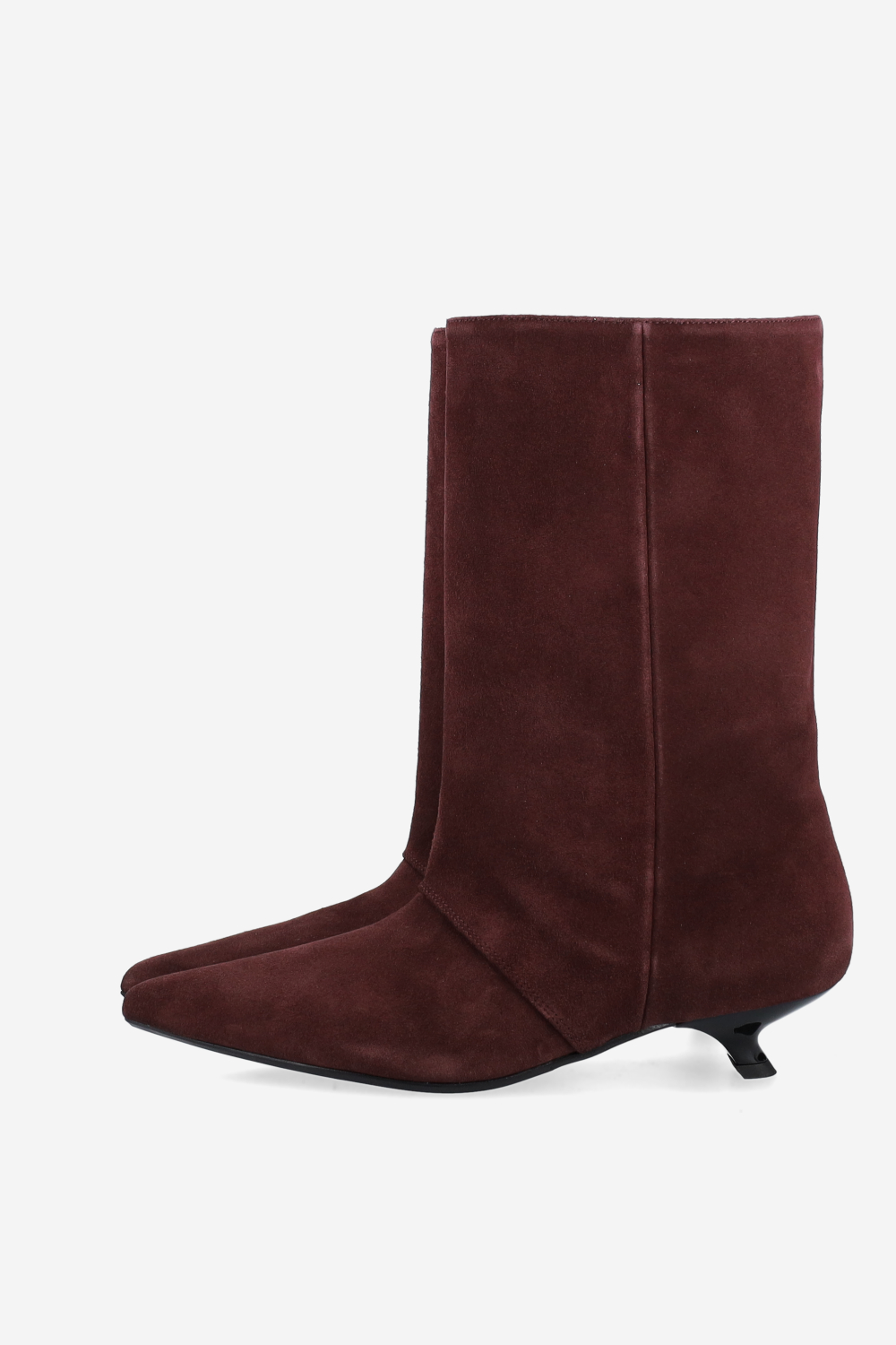 Unforgettable suede ankle boots