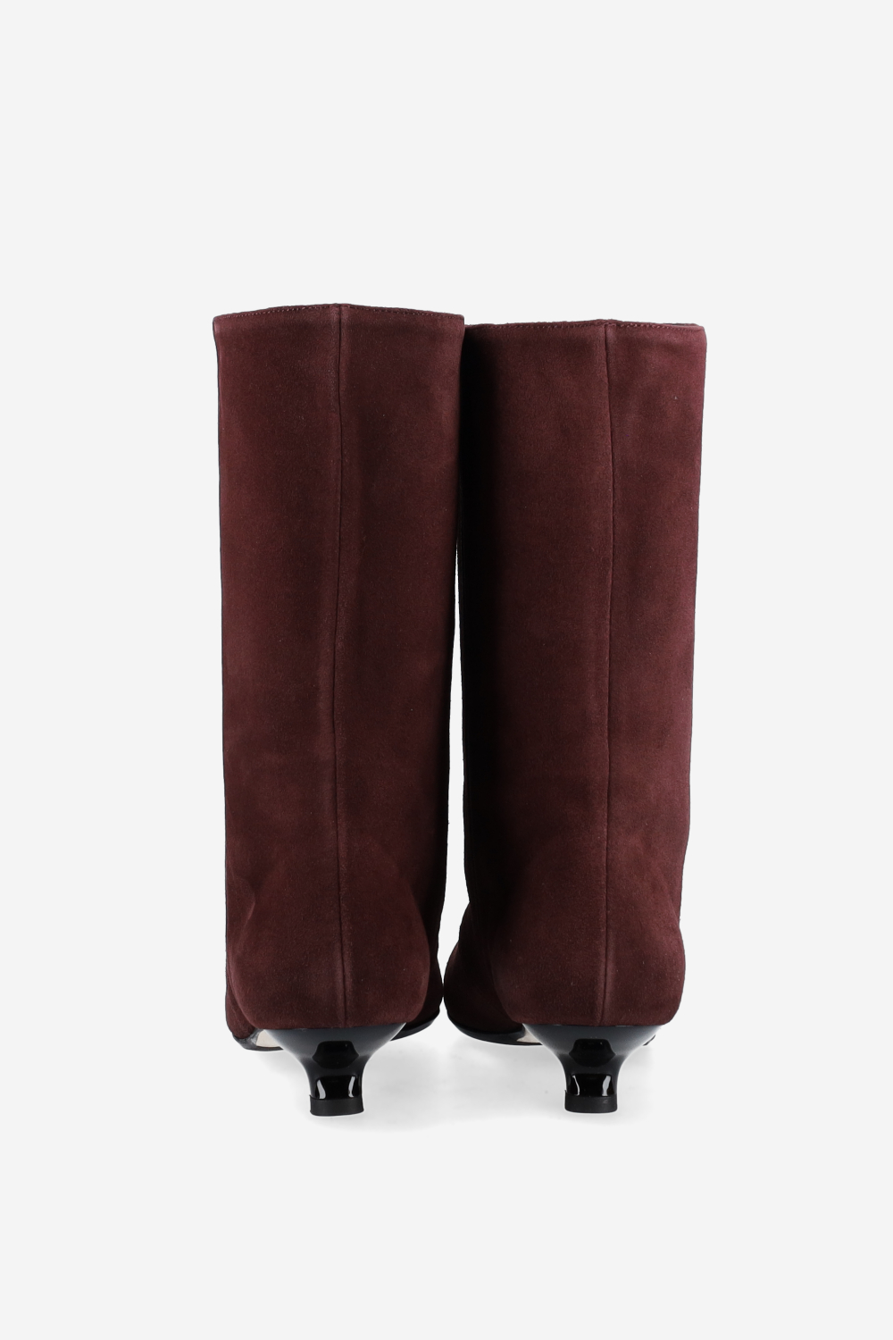 Unforgettable suede ankle boots
