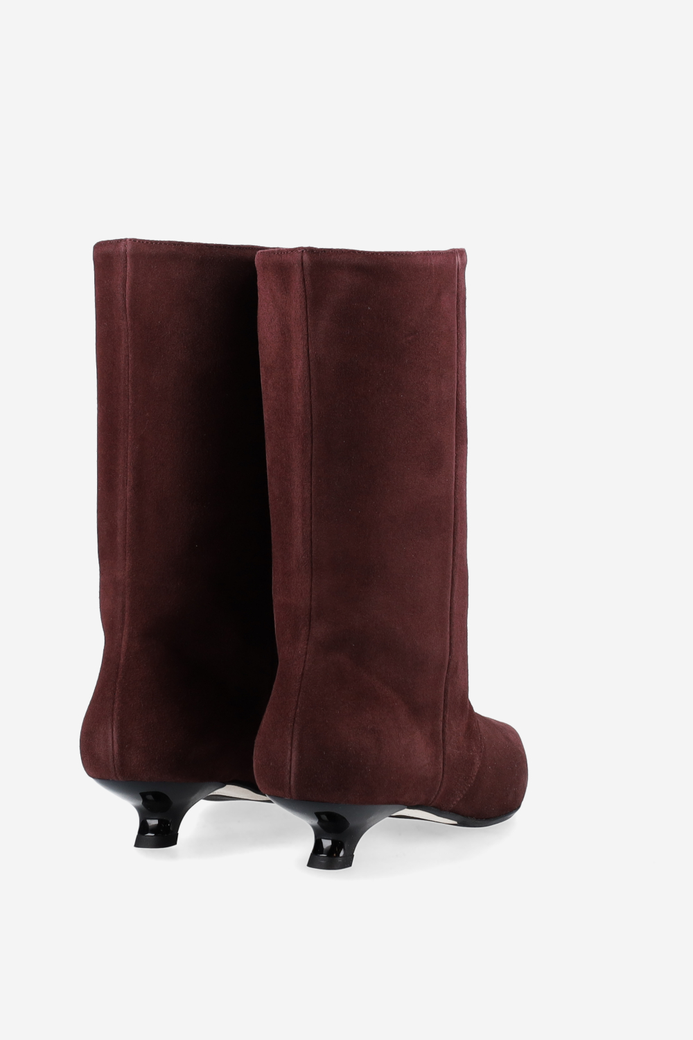 Unforgettable suede ankle boots