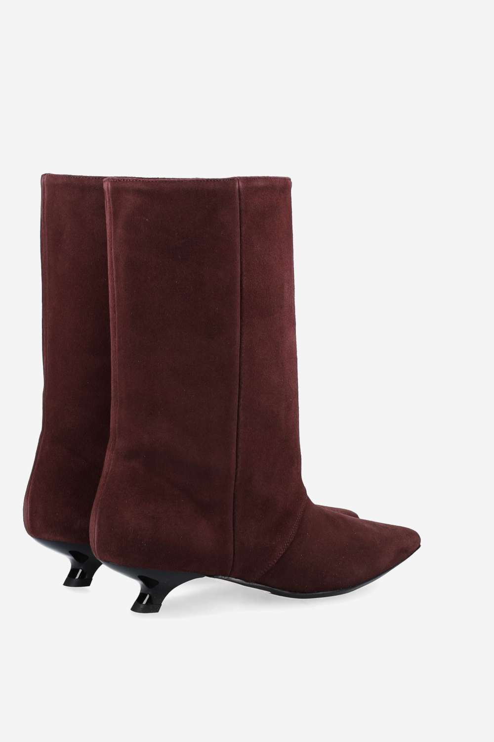 Unforgettable suede ankle boots
